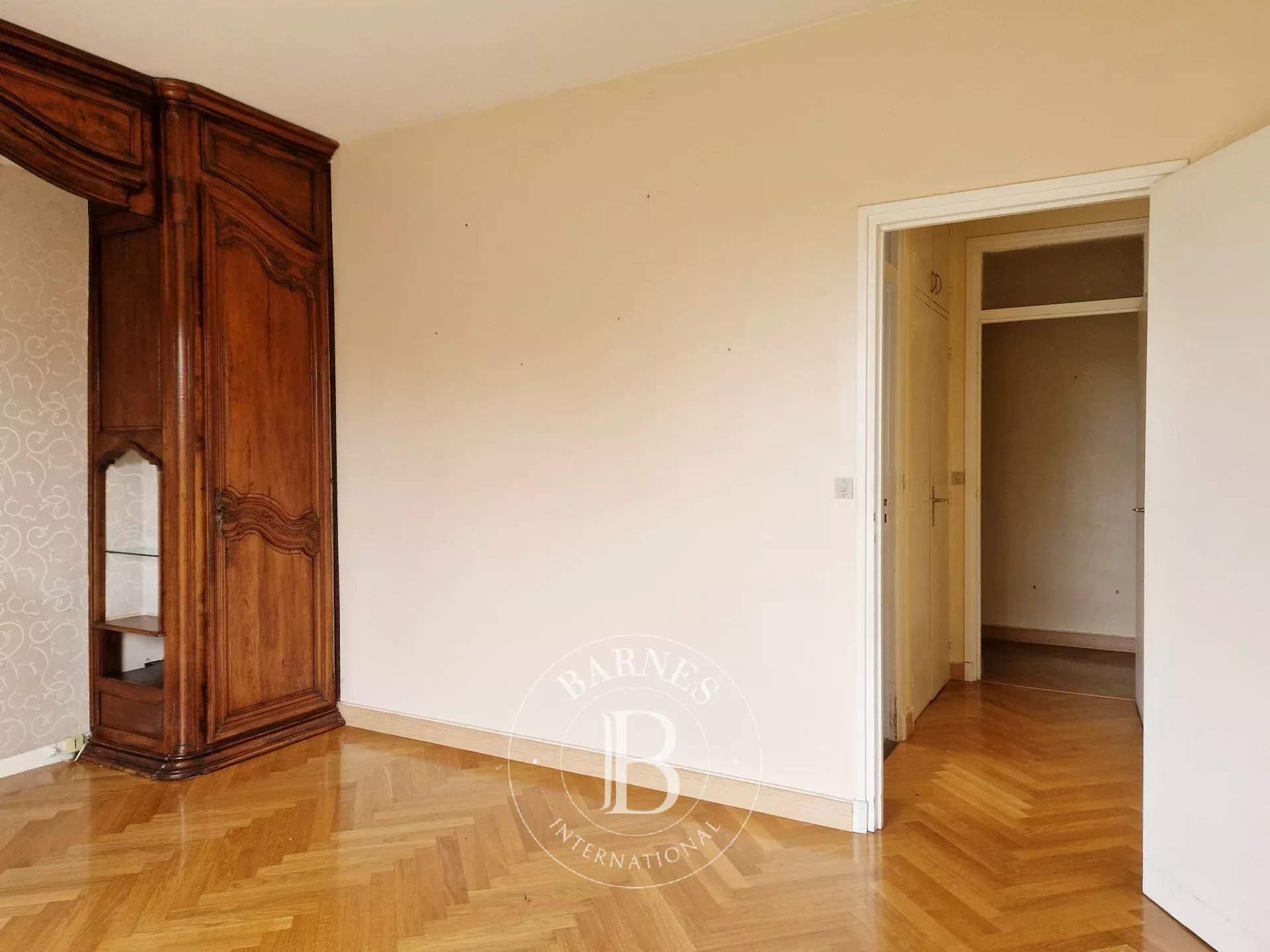 Montmorency  - Maison 9 Pi&egrave;ces 2 Chambres - picture 12