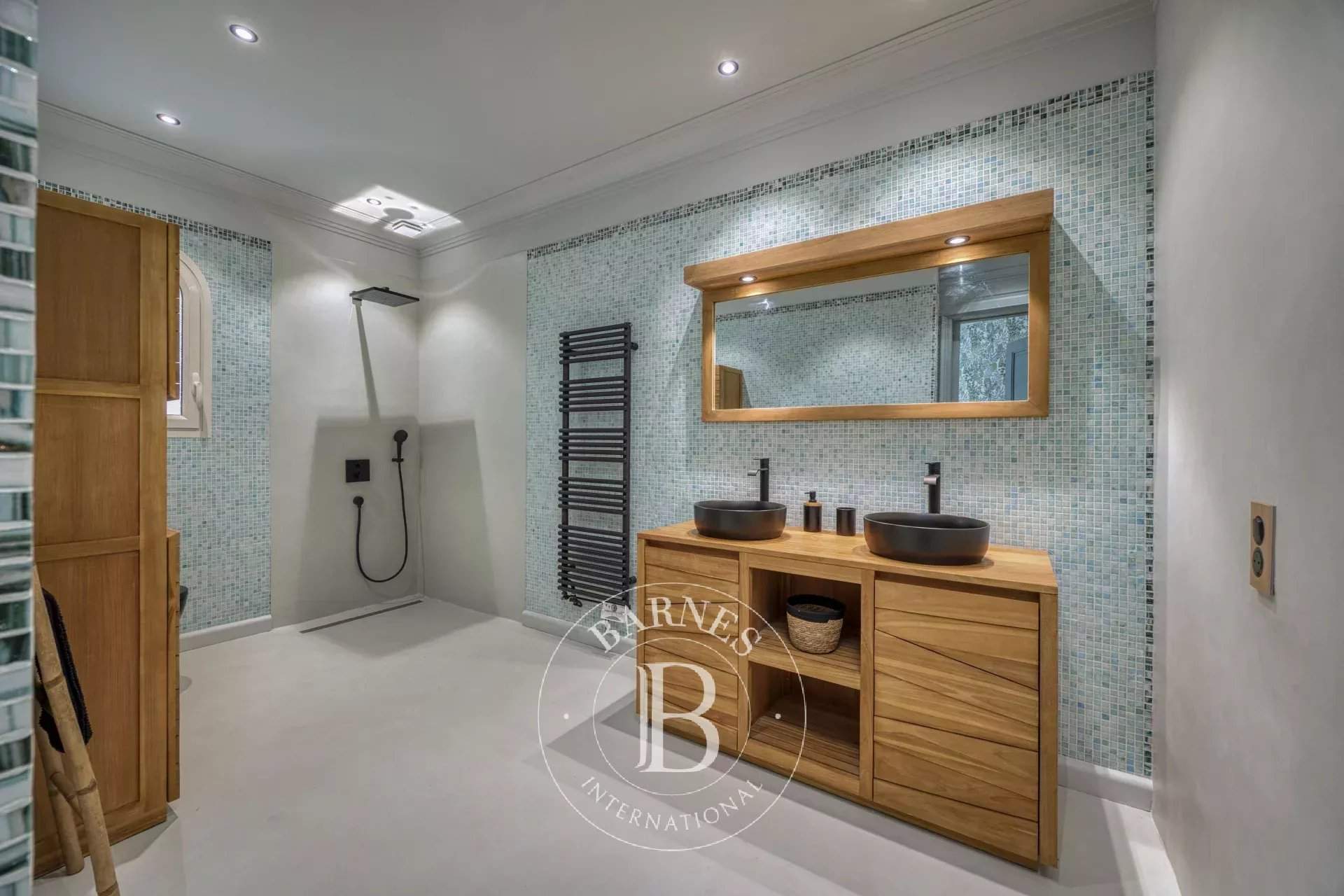 Suze-la-Rousse  - Maison 30 Pièces 11 Chambres - picture 17