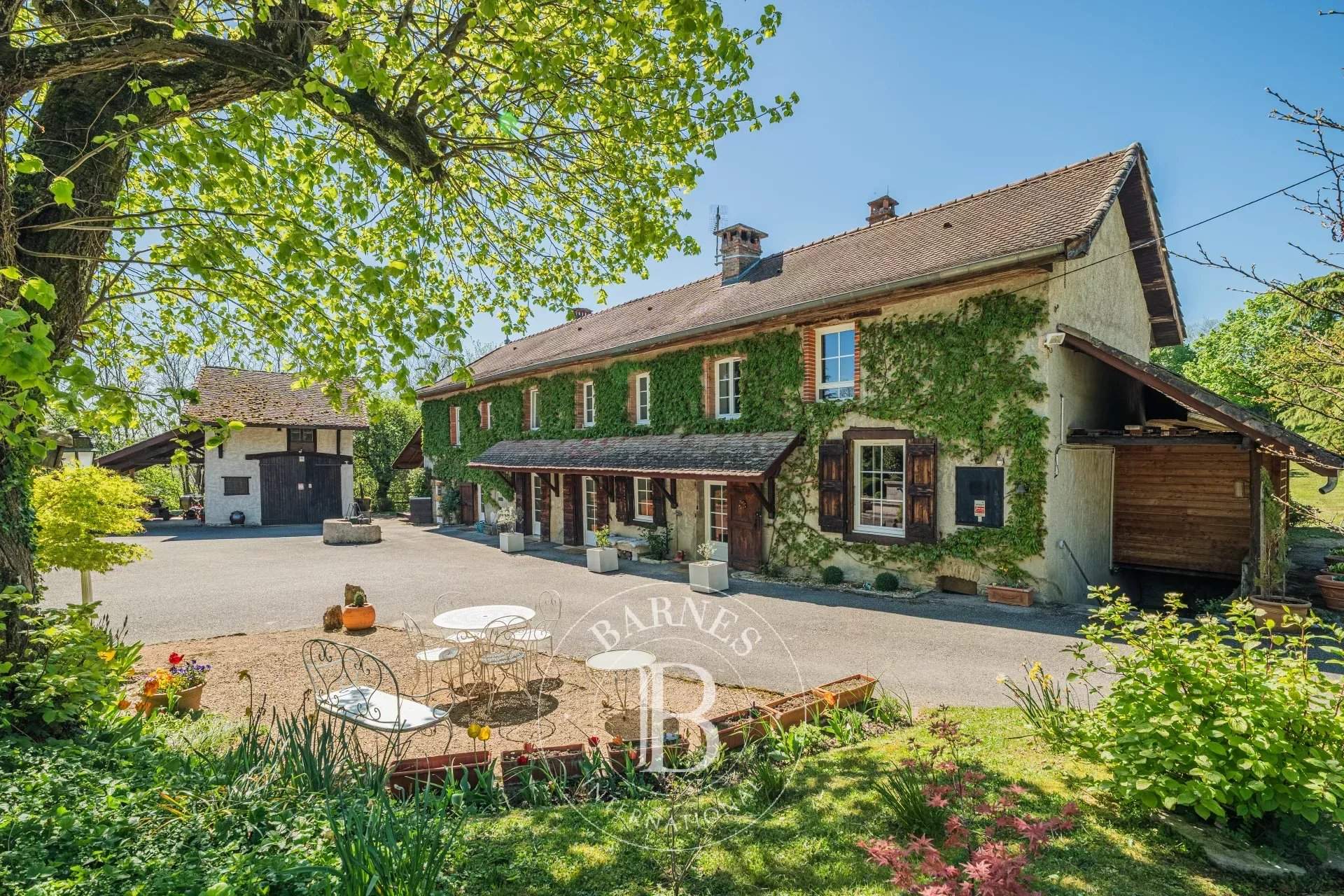 Bourgoin-Jallieu  - Maison 8 Pi&egrave;ces 5 Chambres - picture 2