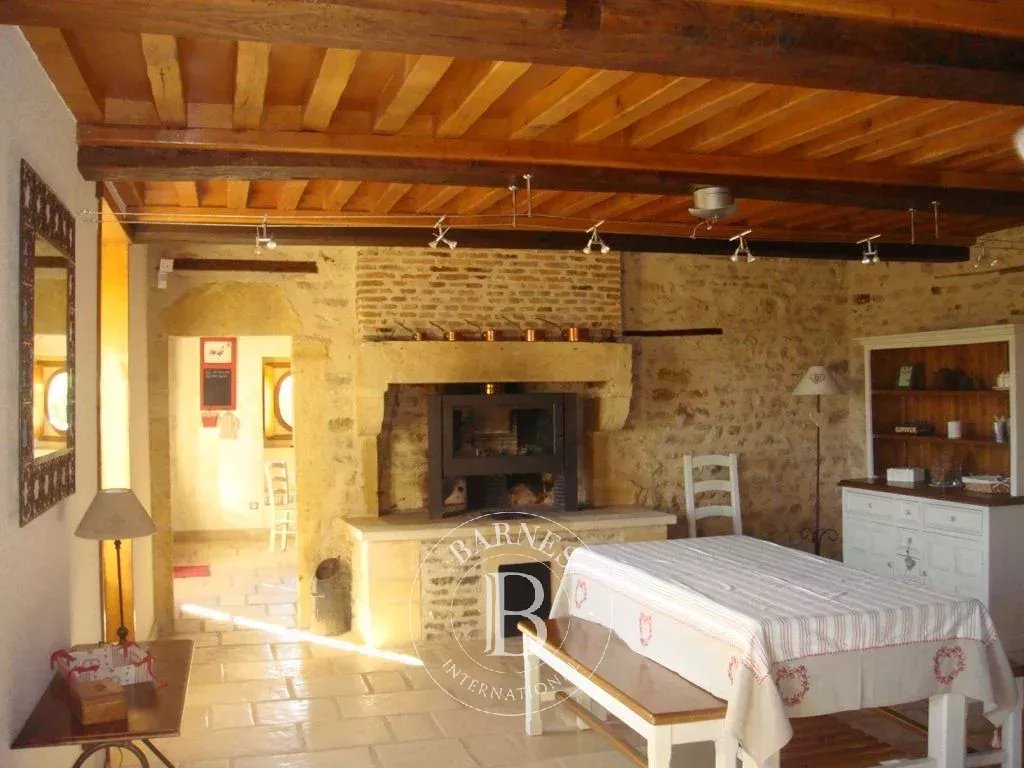 Saint-Christophe-en-Brionnais  - Maison 7 Pièces 3 Chambres - picture 4