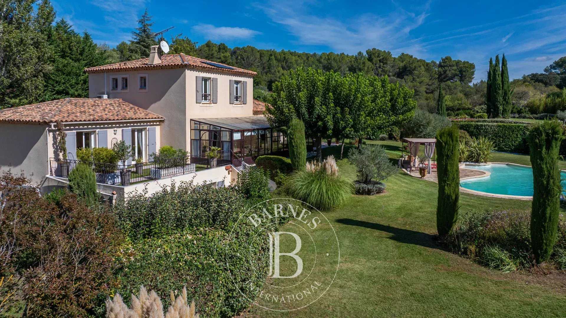 Aix-en-Provence  - House 6 Bedrooms