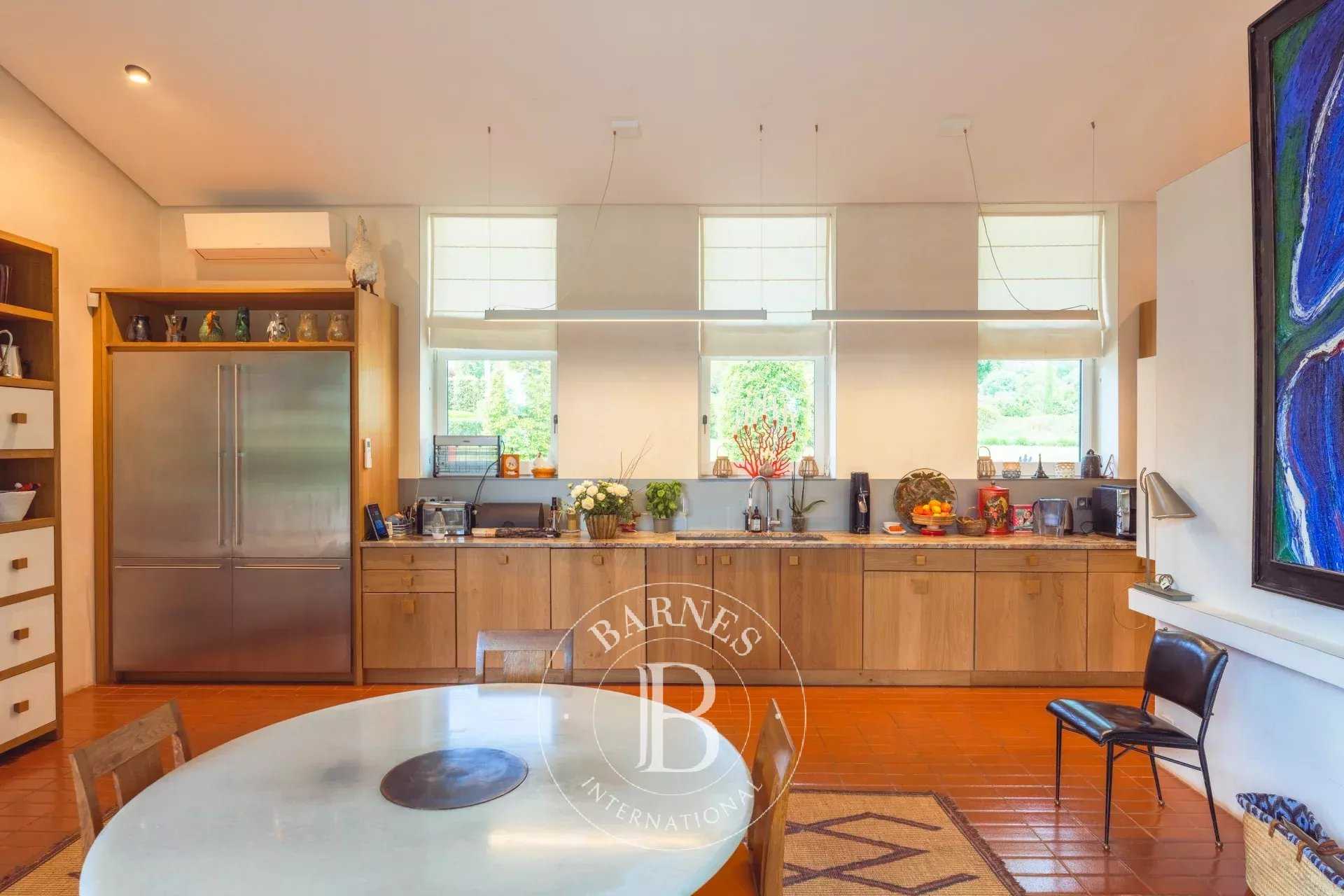 Lourmarin  - Property 8 Bedrooms