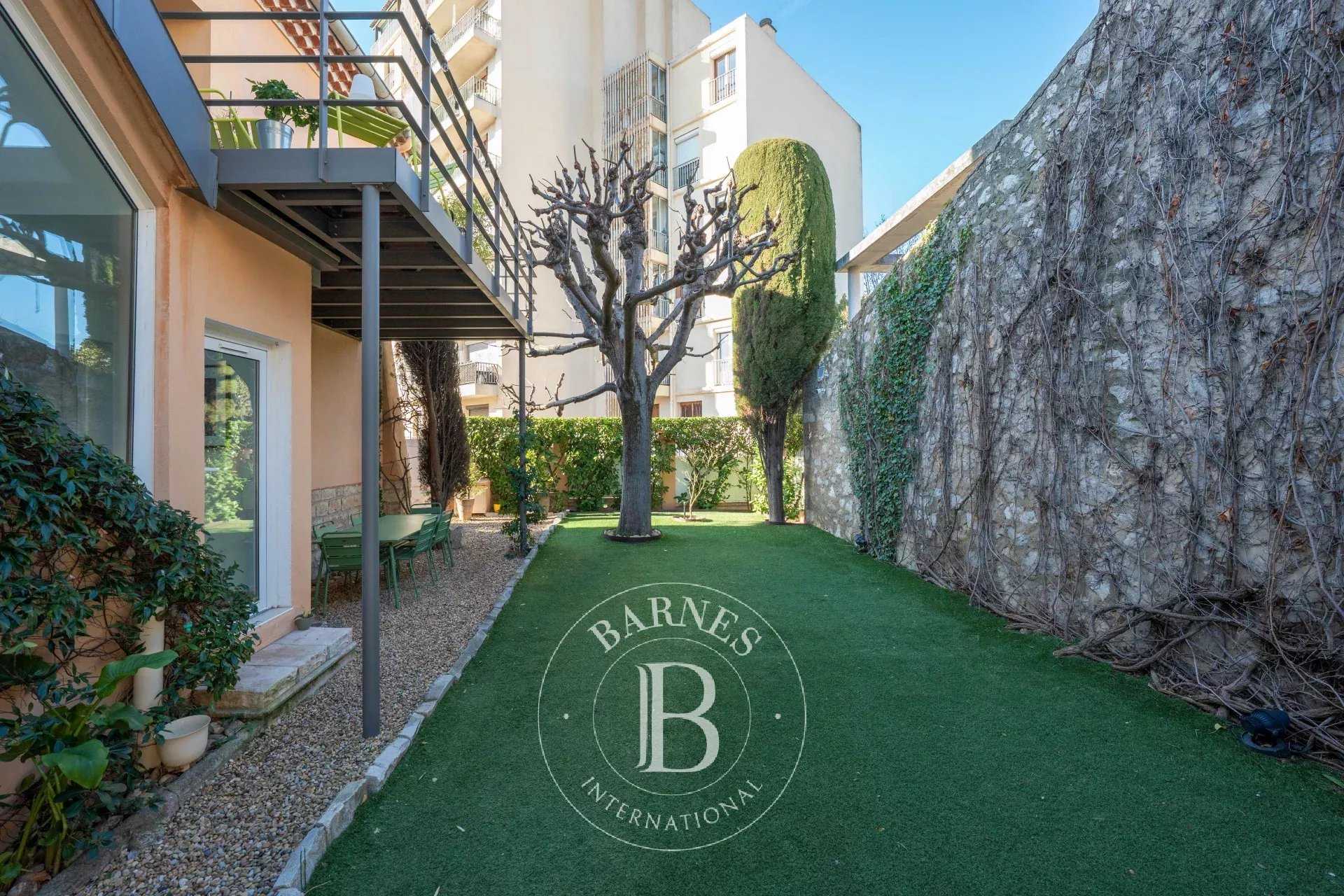 Aix-en-Provence  - Townhouse 6 Bedrooms