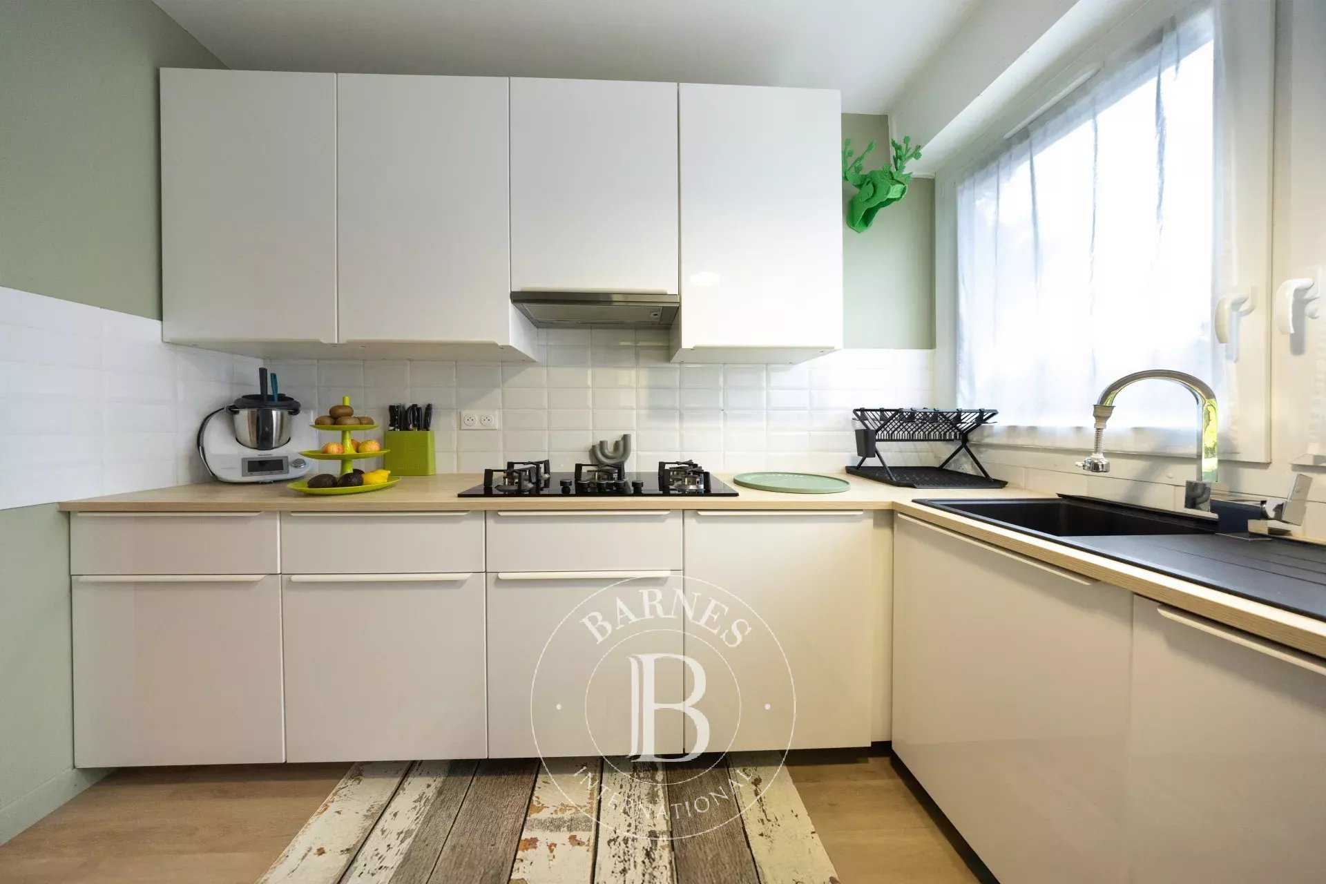 Aix-en-Provence  - Appartement 4 Pi&egrave;ces 3 Chambres