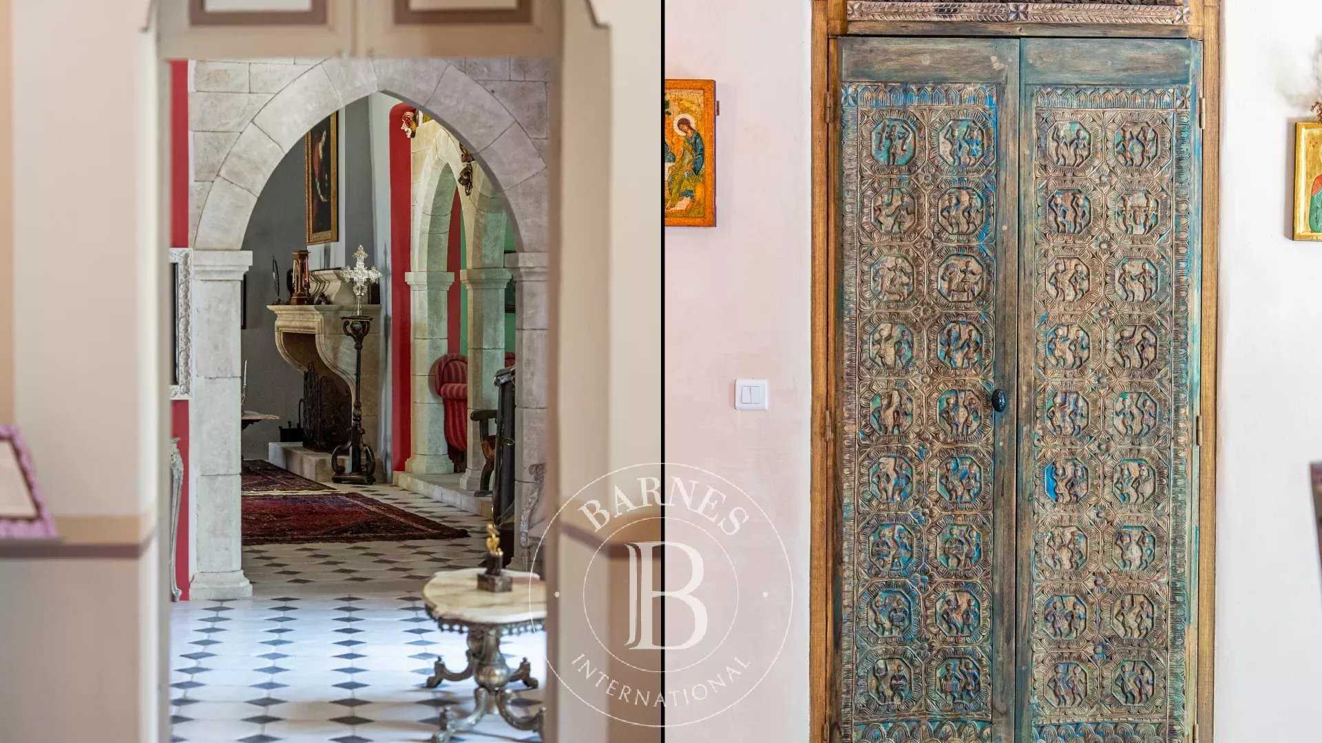 Lourmarin  - Propriété 20 Pièces 10 Chambres