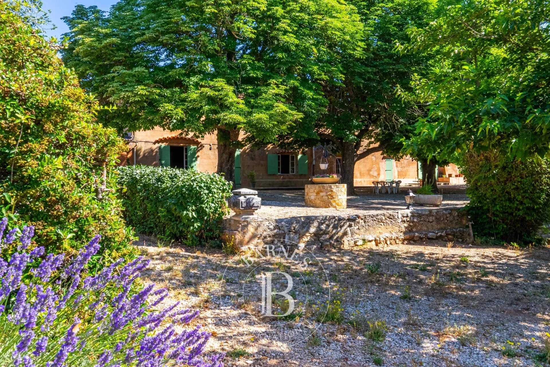 Aix-en-Provence  - Game reserve 9 Bedrooms