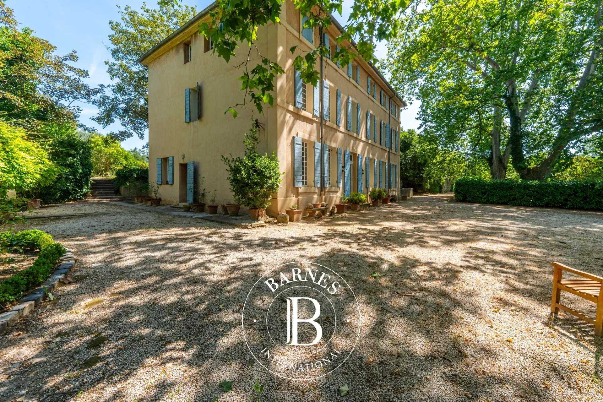 Aix-en-Provence  - Bastide 15 Pi&egrave;ces