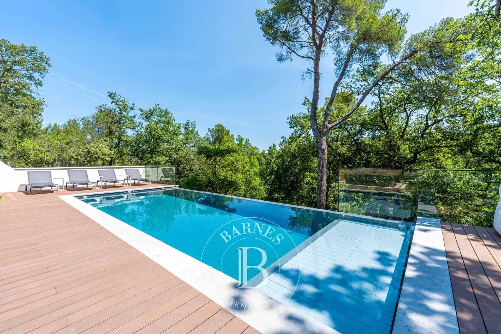 Aix-en-Provence  - Maison 7 Pièces 4 Chambres