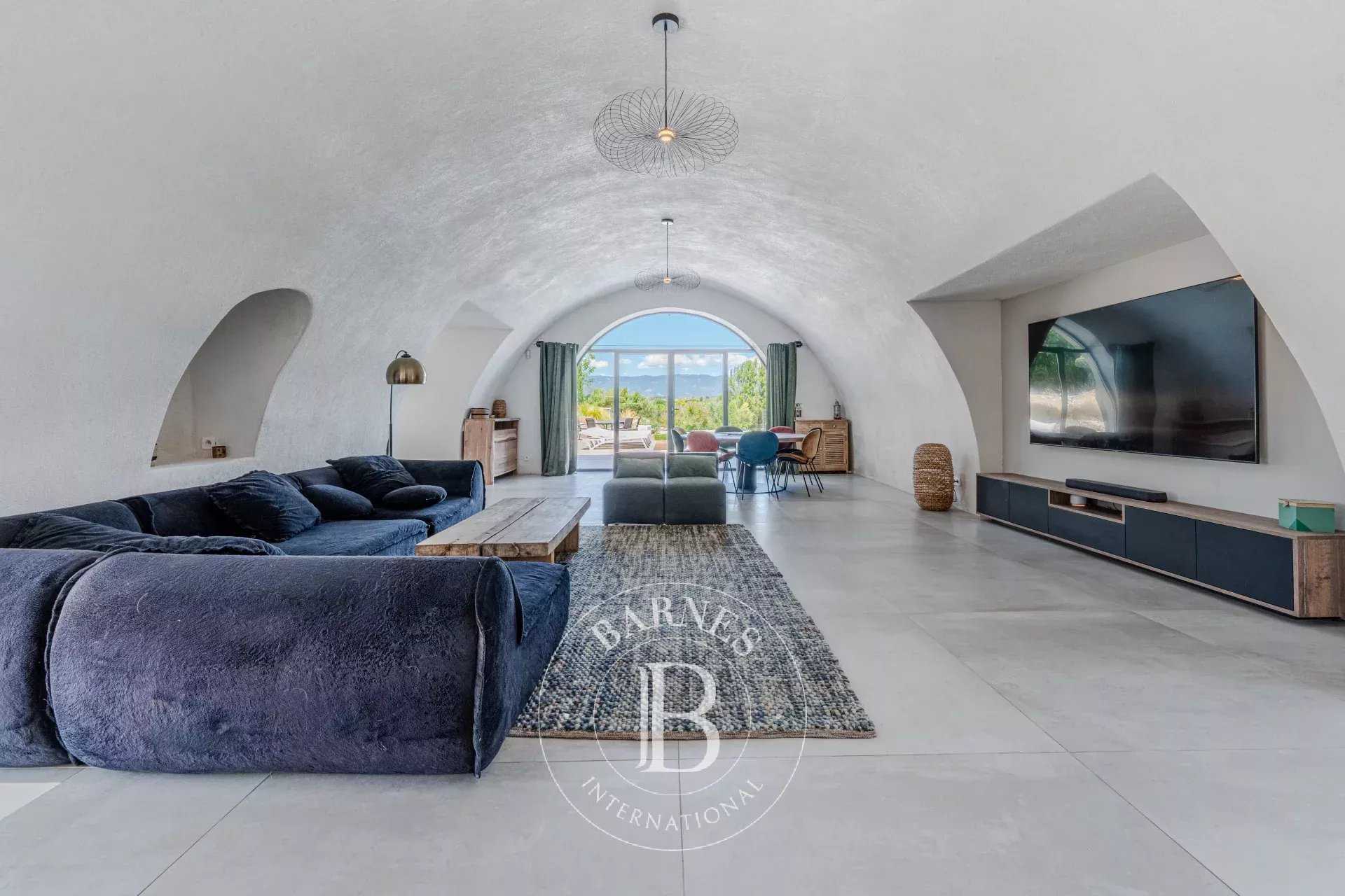 Lourmarin  - Property 4 Bedrooms