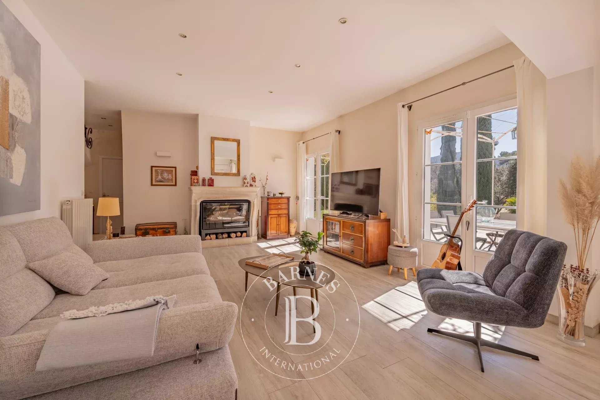 Jouques  - Maison 8 Pi&egrave;ces 5 Chambres