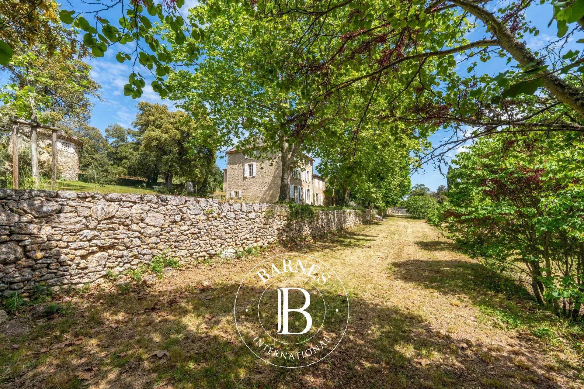 Reillanne  - Propriété 20 Pi&egrave;ces