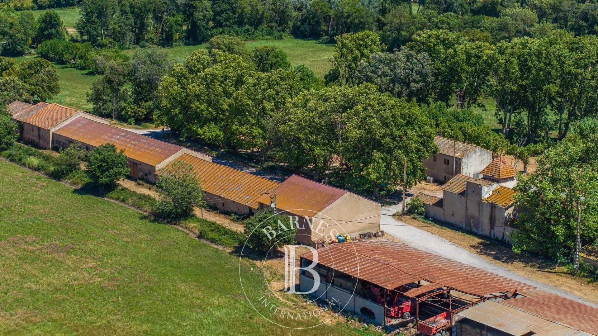 Salon-de-Provence  - Agricultural exploitation 