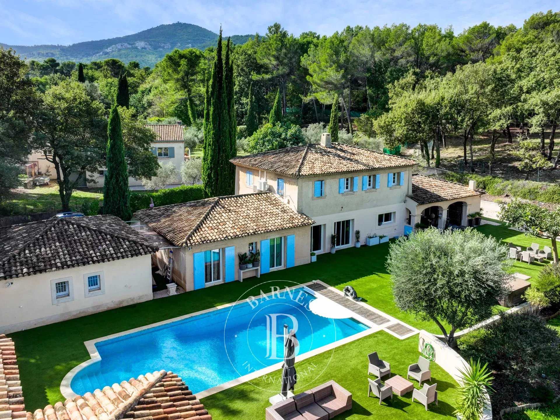 Aix-en-Provence  - Villa 10 Pièces 8 Chambres