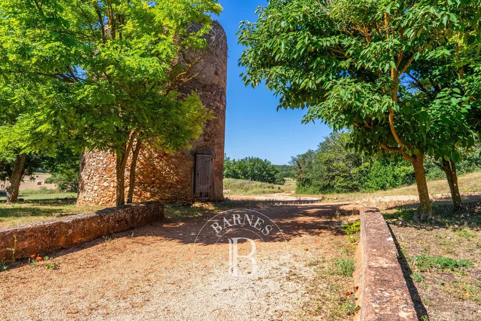 Aix-en-Provence  - Reserva de caza 15 Cuartos 9 Habitaciones