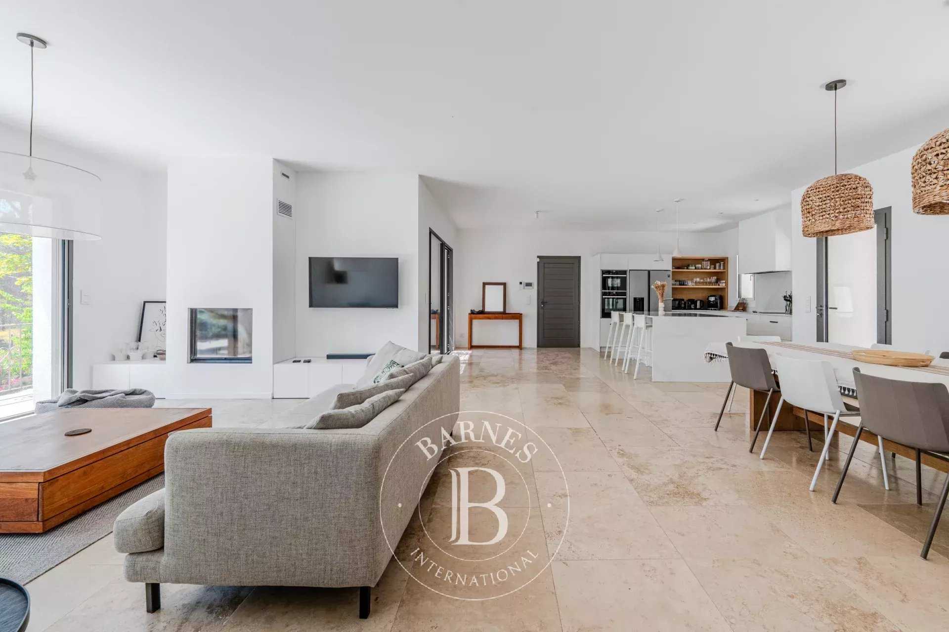 Aix-en-Provence  - House 5 Bedrooms