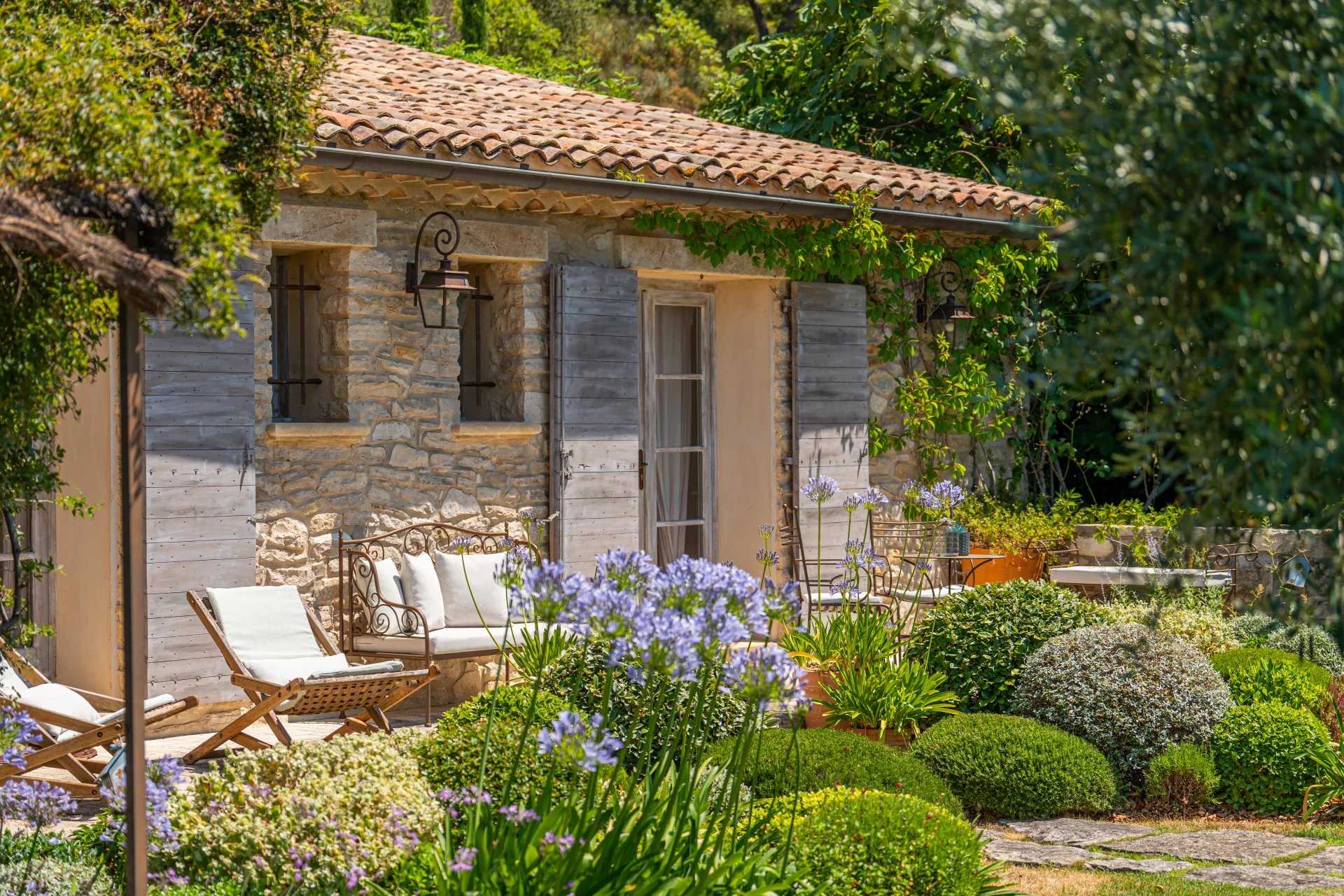 Aix-en-Provence  - Propriété 20 Pi&egrave;ces