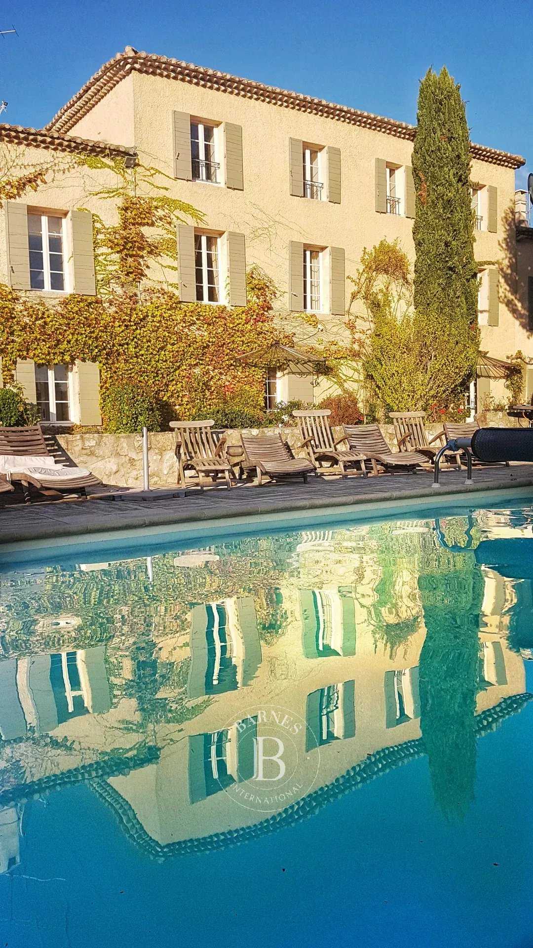 Aix-en-Provence  - Property 10 Bedrooms