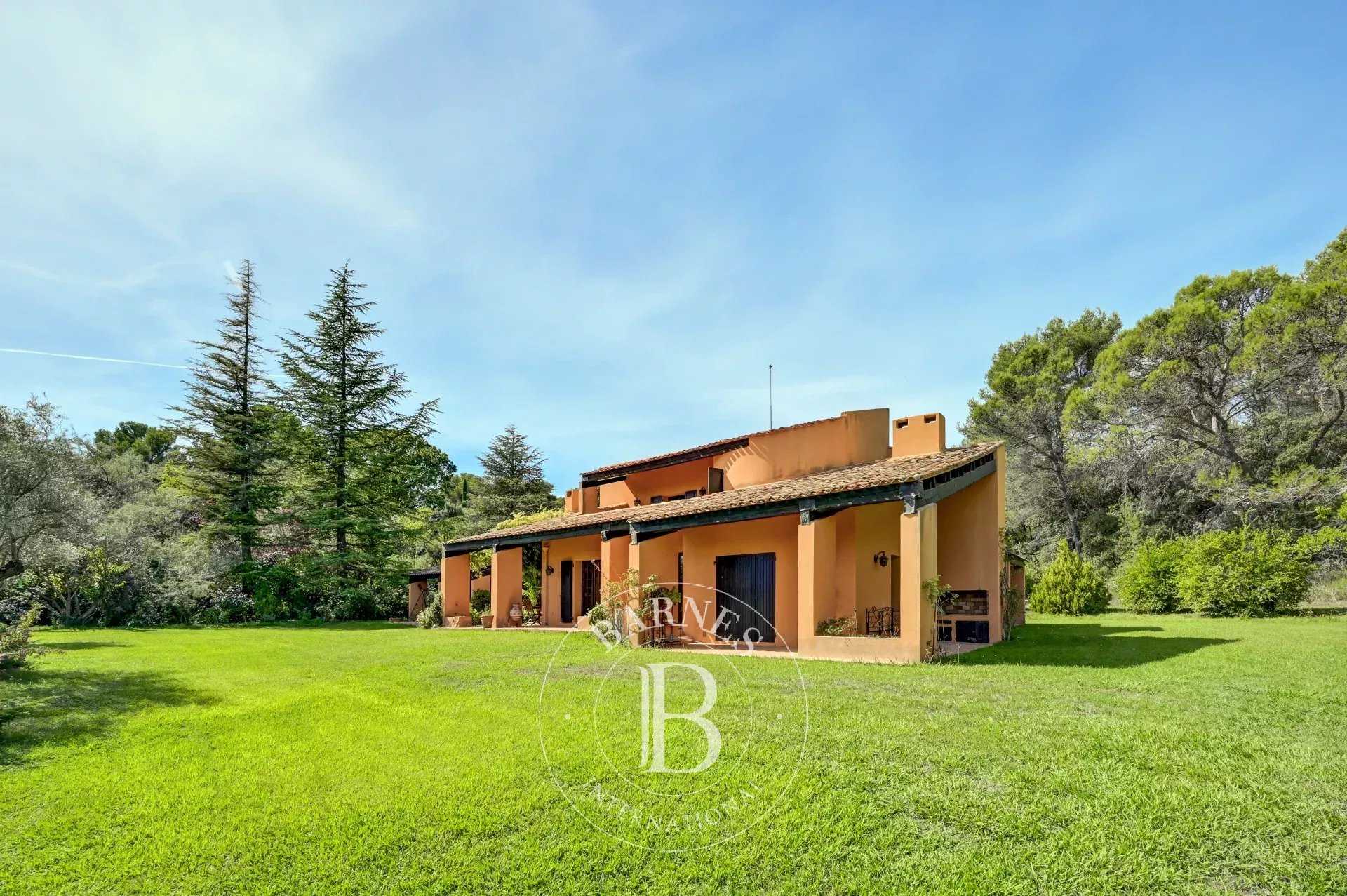 Aix-en-Provence  - House 4 Bedrooms