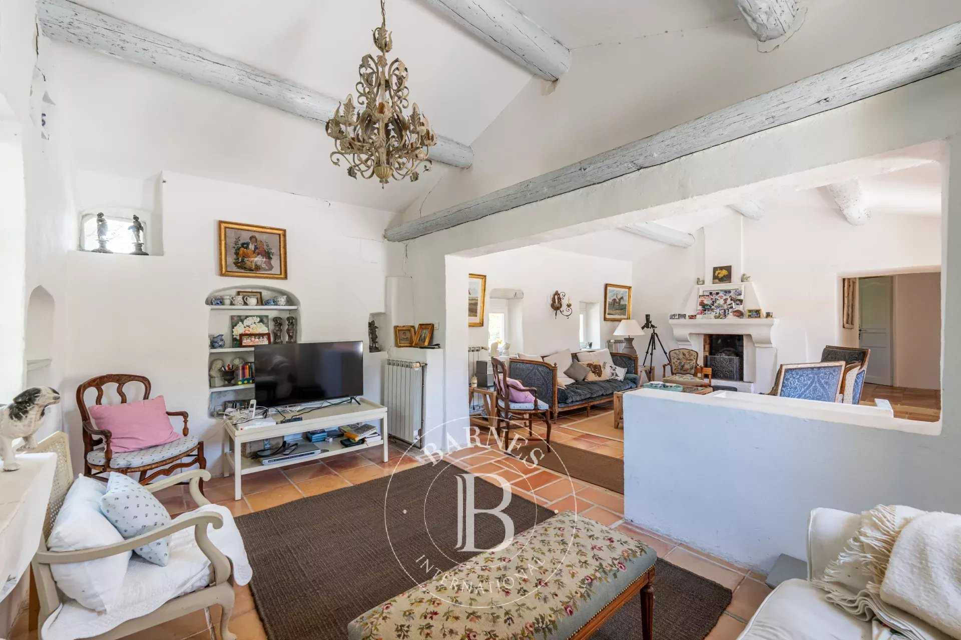 Céreste-en-Luberon  - Mas 7 Pi&egrave;ces 5 Chambres