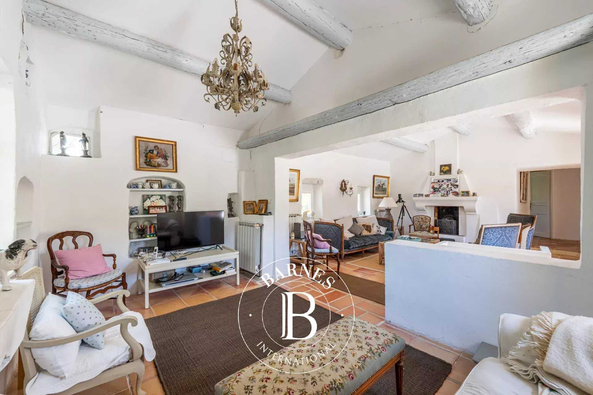 Céreste-en-Luberon  - Maison 7 Pi&egrave;ces 5 Chambres