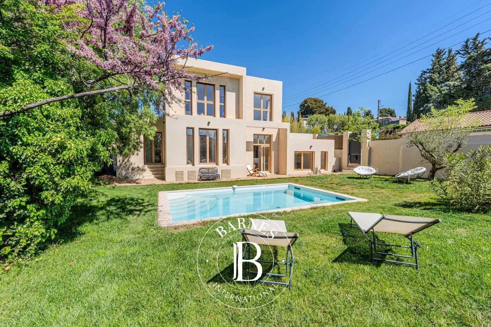 Aix-en-Provence  - House 6 Bedrooms