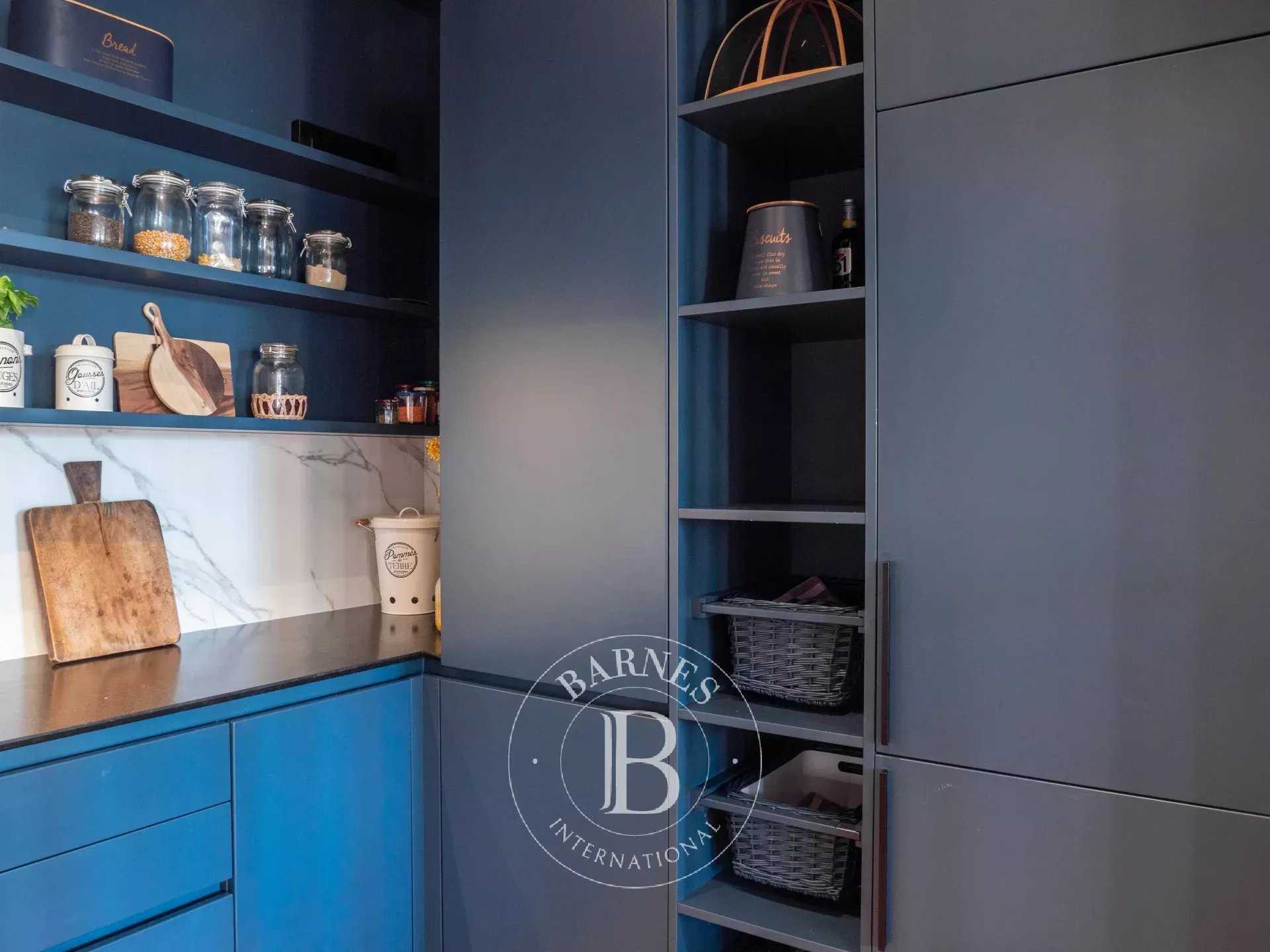 Aix-en-Provence  - Appartement 5 Pi&egrave;ces 3 Chambres