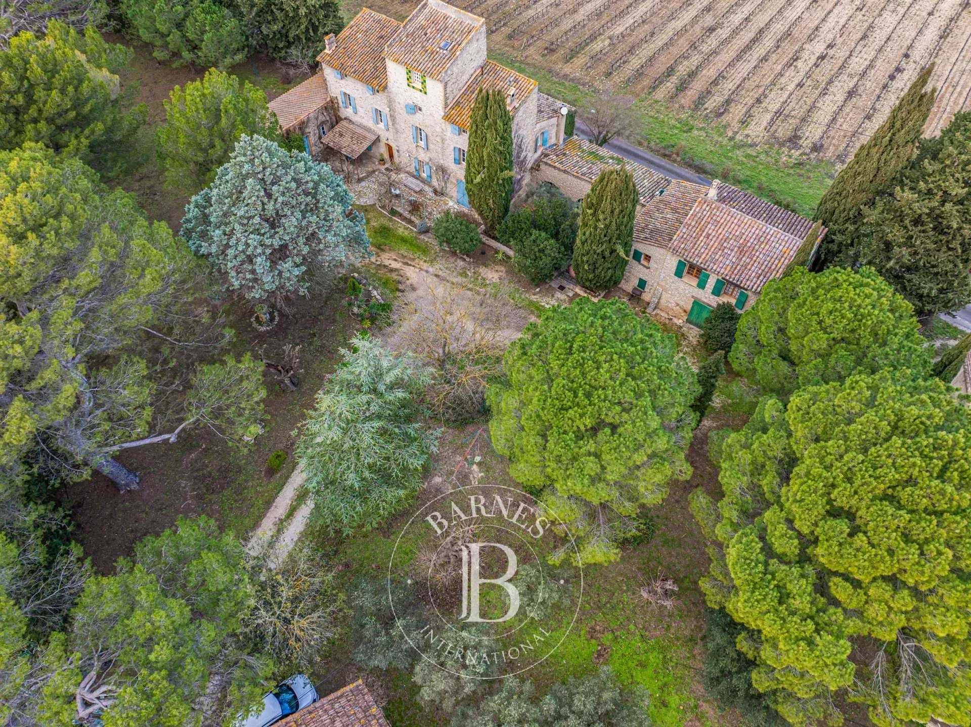 Aix-en-Provence  - Propriété 19 Pi&egrave;ces 9 Chambres