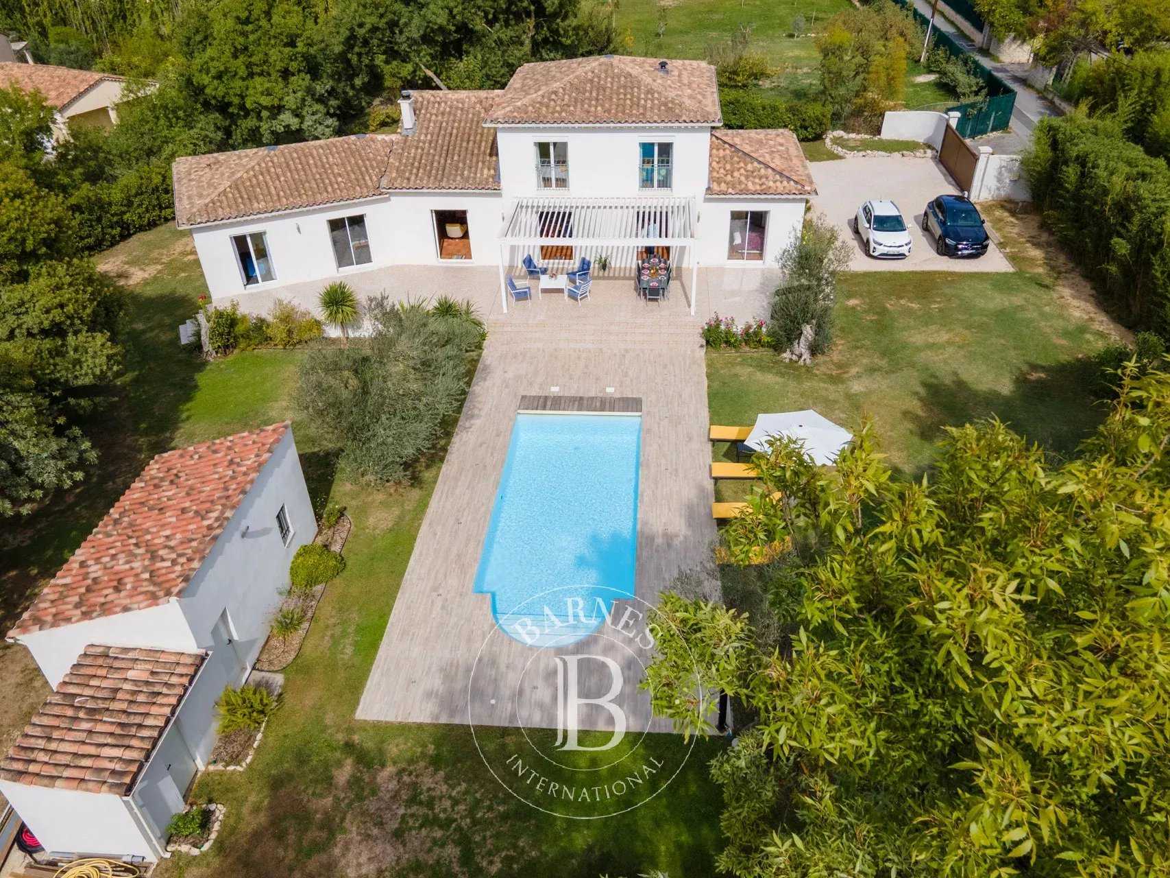 Aix-en-Provence  - Maison 7 Pièces 4 Chambres