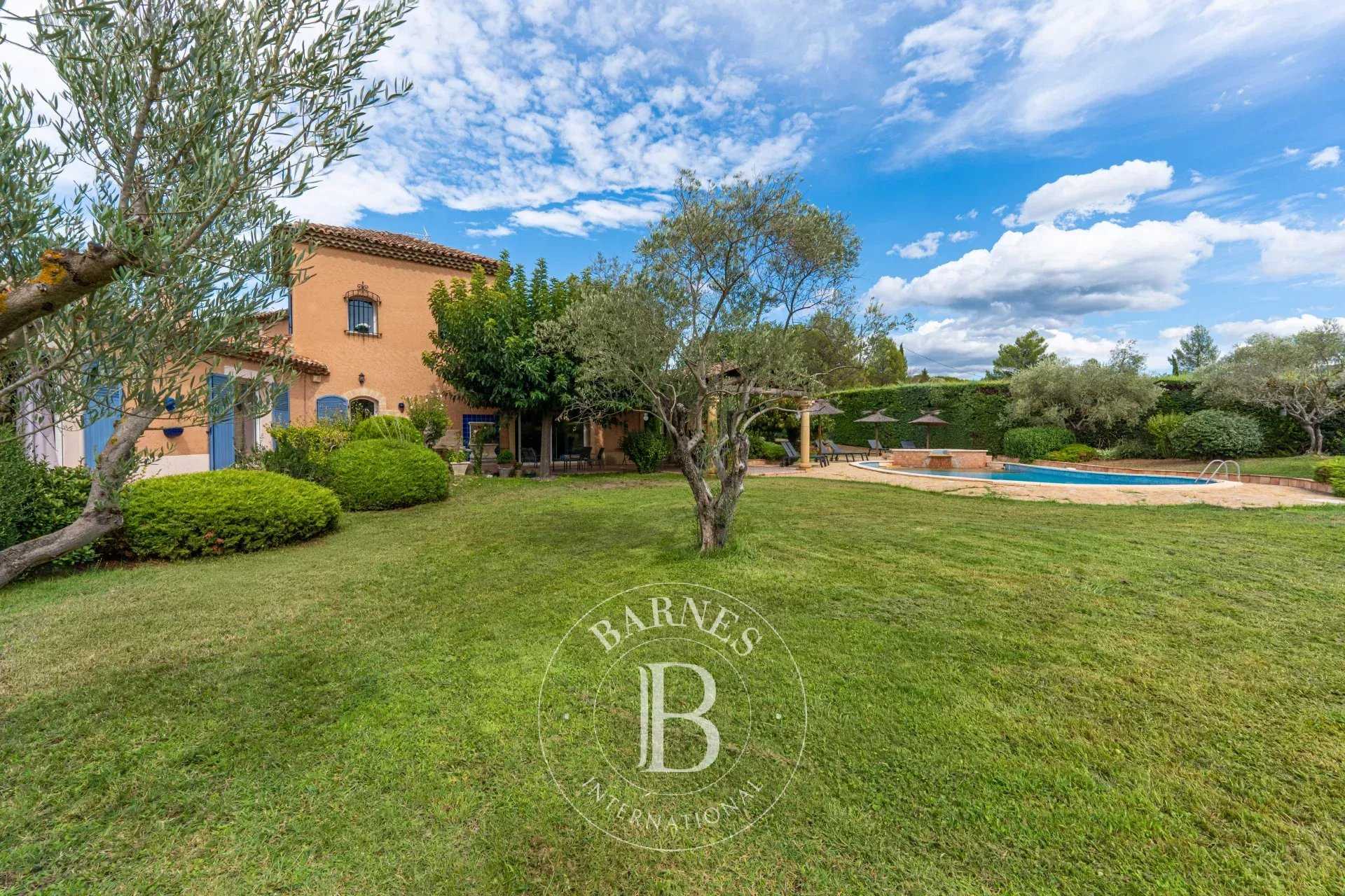Aix-en-Provence  - House 5 Bedrooms
