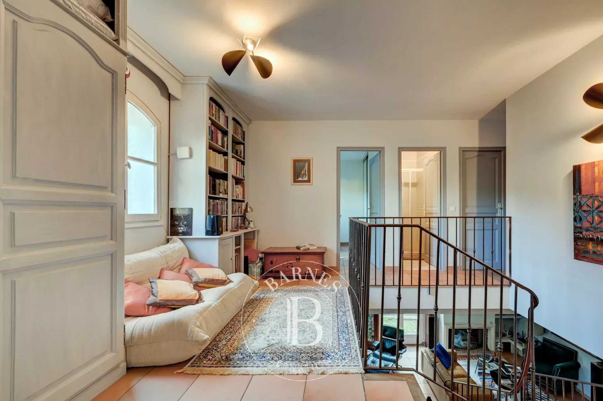 Aix-en-Provence  - House 6 Bedrooms