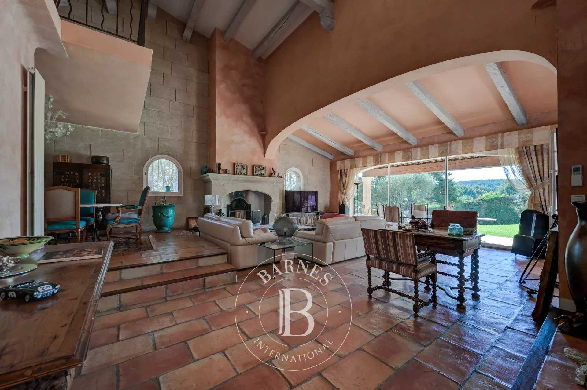 Aix-en-Provence  - Maison 8 Pièces 4 Chambres