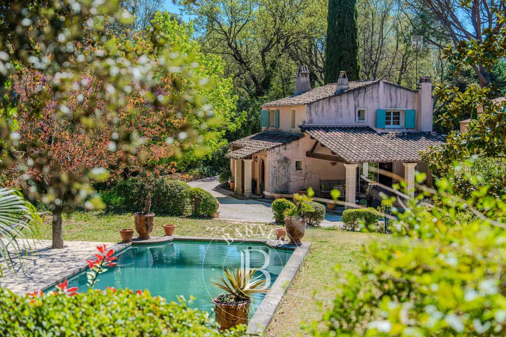 Aix-en-Provence  - House 6 Bedrooms