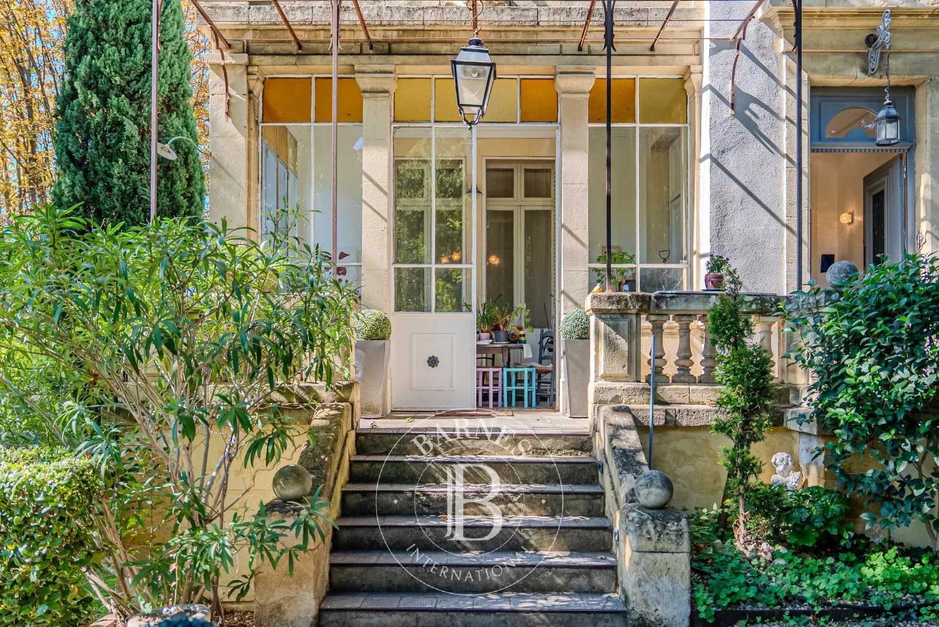 Salon-de-Provence  - Maison 14 Pièces 10 Chambres
