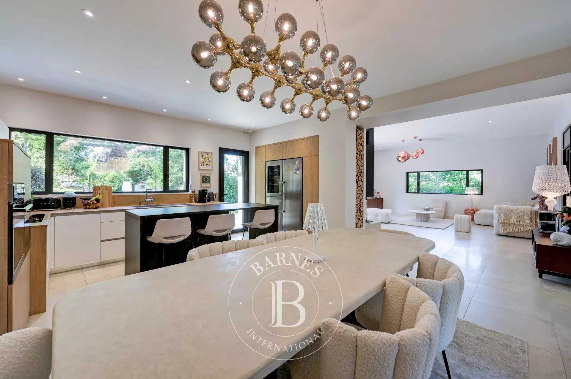 Aix-en-Provence  - House 5 Bedrooms