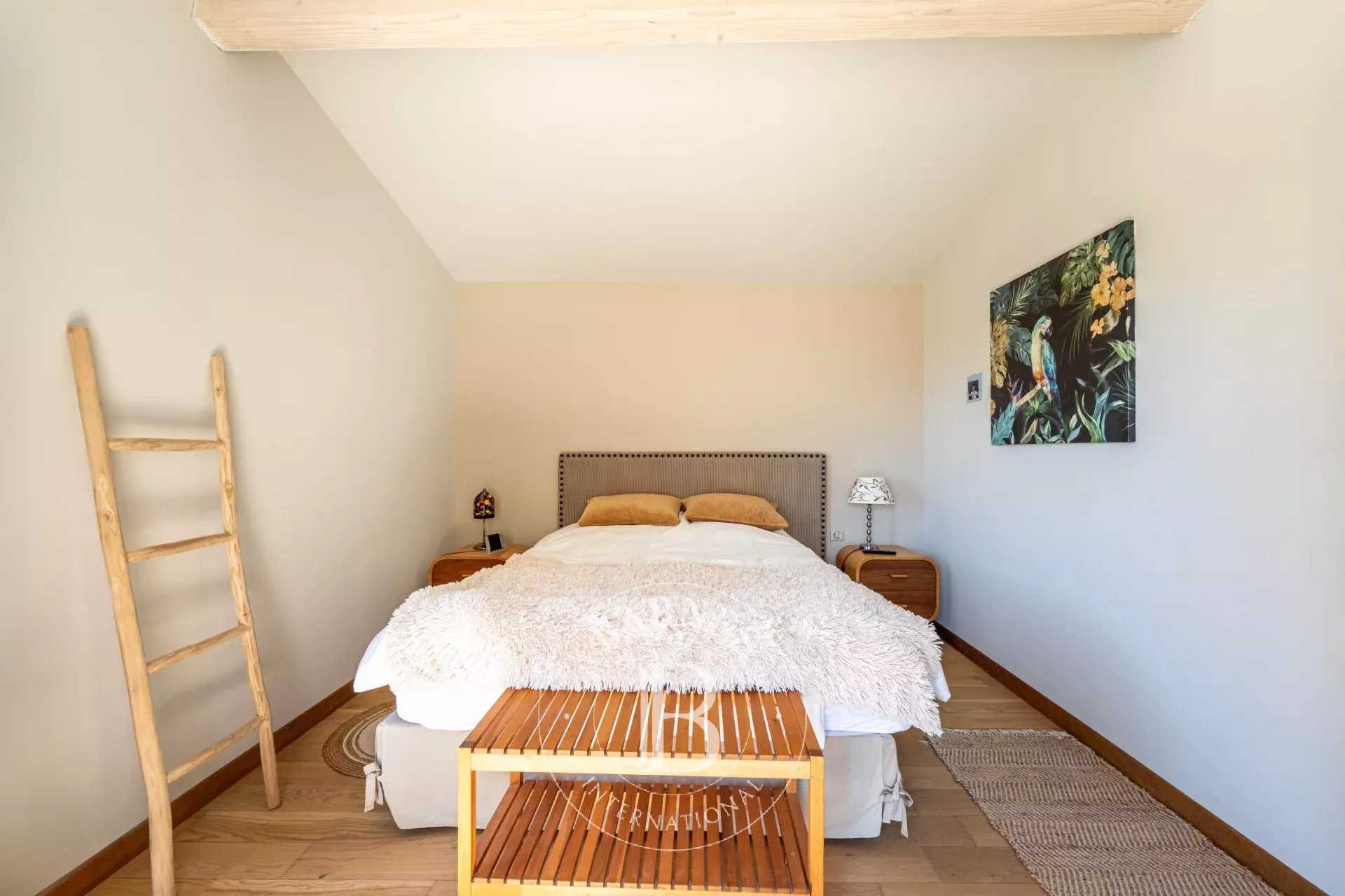Aix-en-Provence  - House 5 Bedrooms