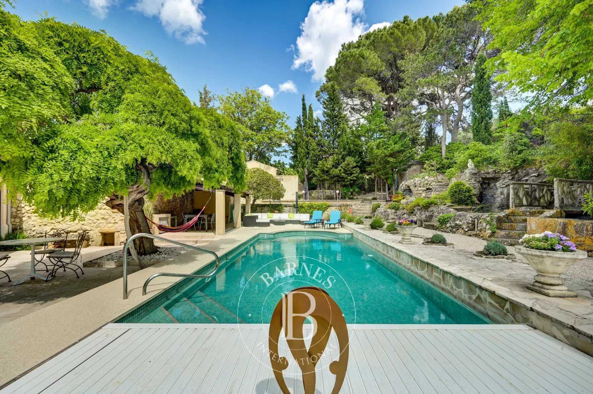 Aix-en-Provence  - House 6 Bedrooms