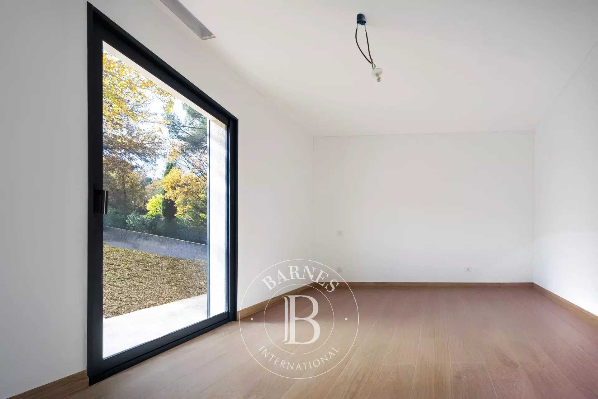 Le Puy-Sainte-Réparade  - Maison 11 Pi&egrave;ces 7 Chambres