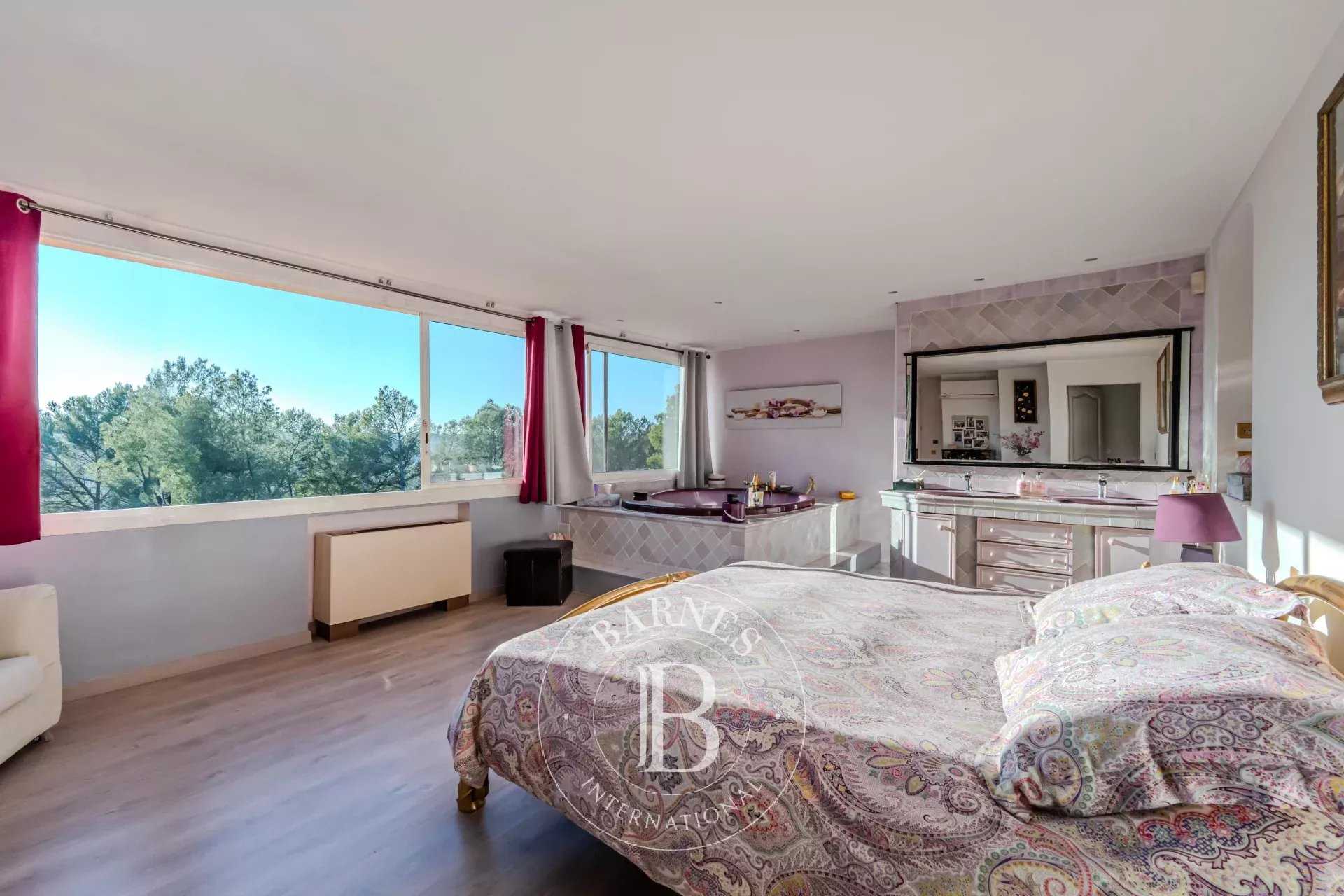 Aix-en-Provence  - House 6 Bedrooms
