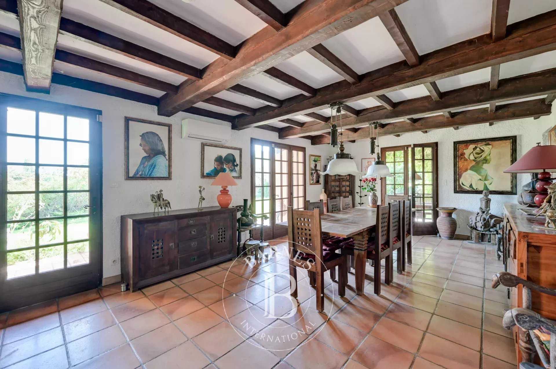 Aix-en-Provence  - House 4 Bedrooms