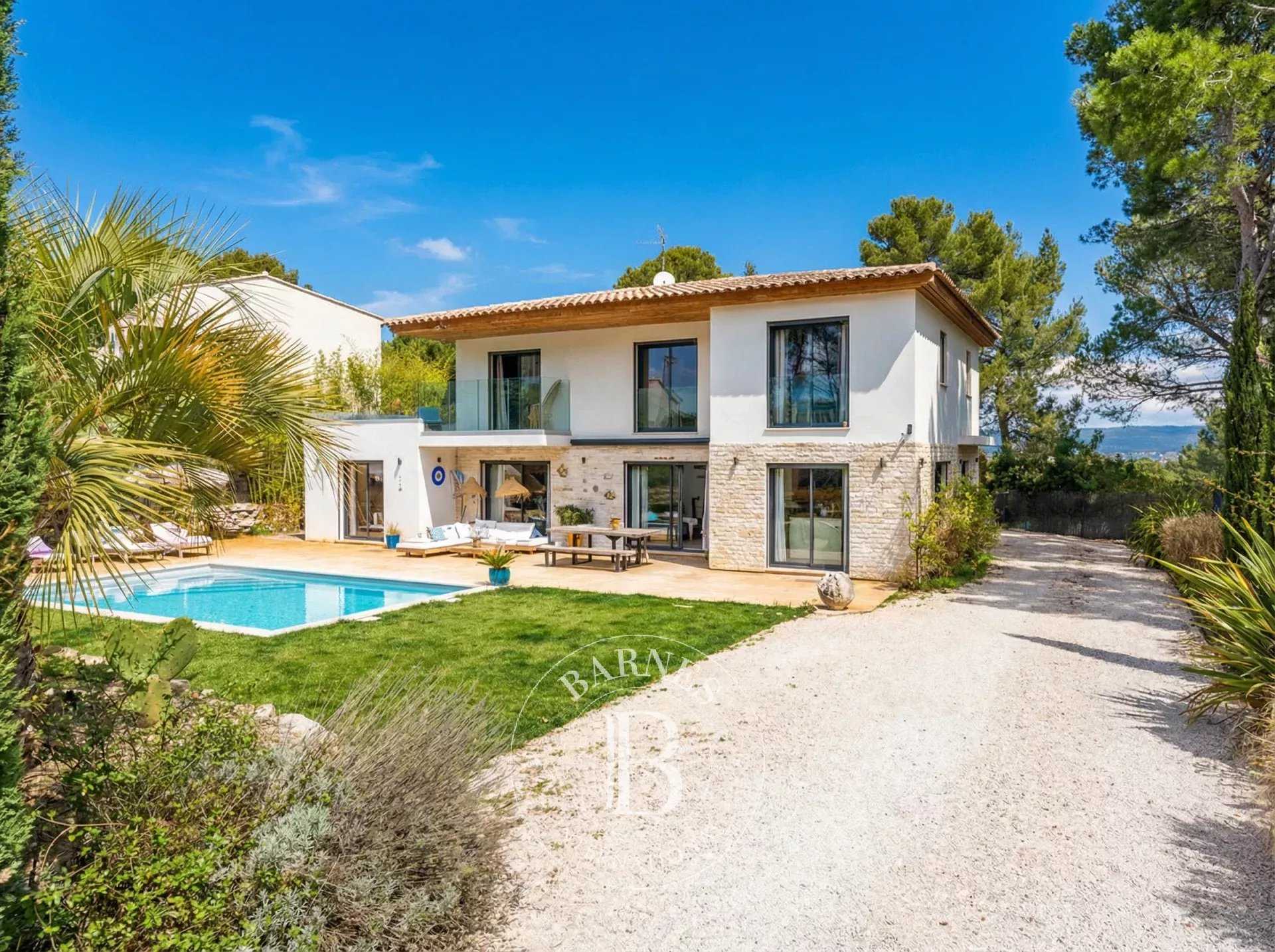 Aix-en-Provence  - Villa 6 Pi&egrave;ces 4 Chambres