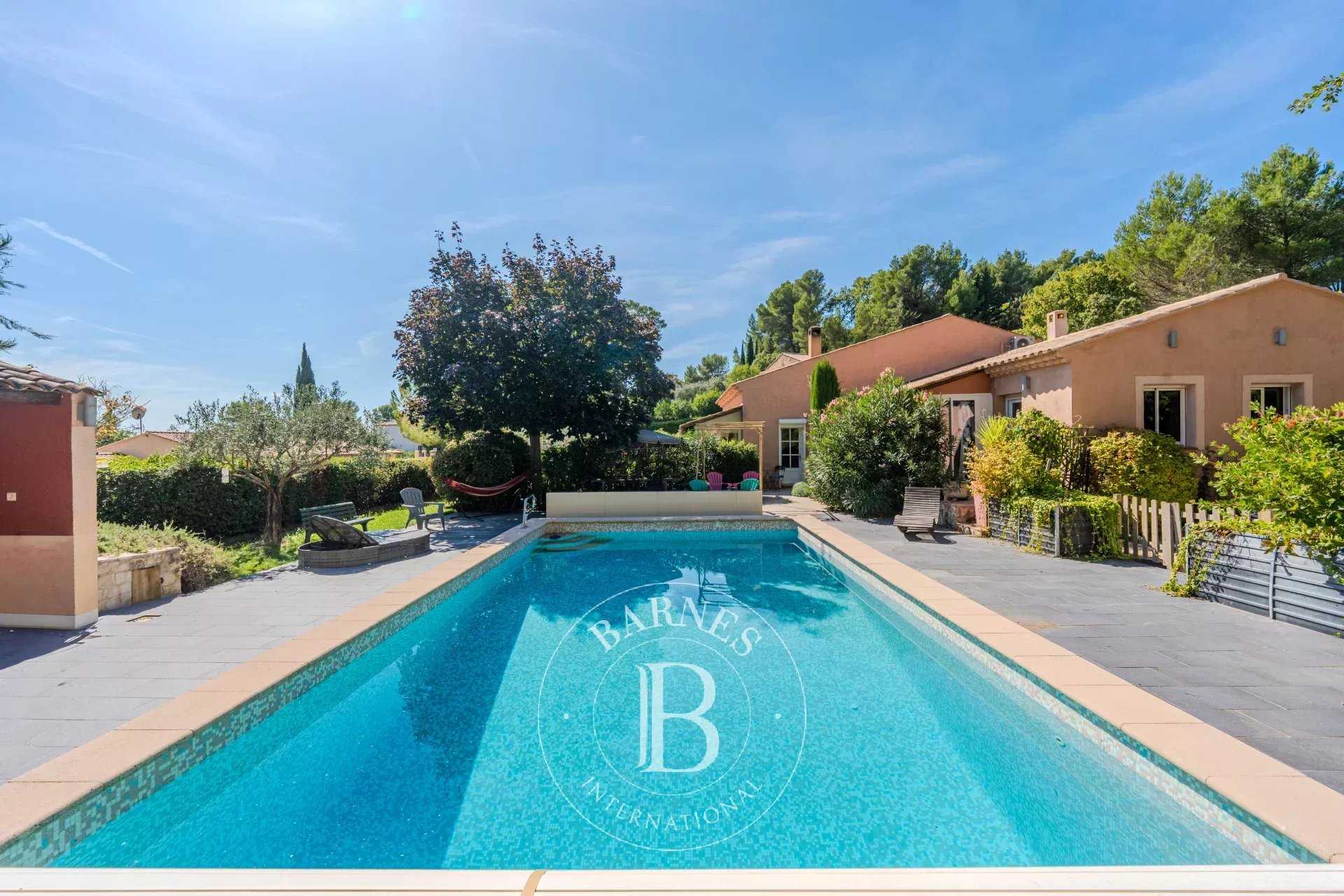 Pertuis  - Maison 10 Pi&egrave;ces 5 Chambres