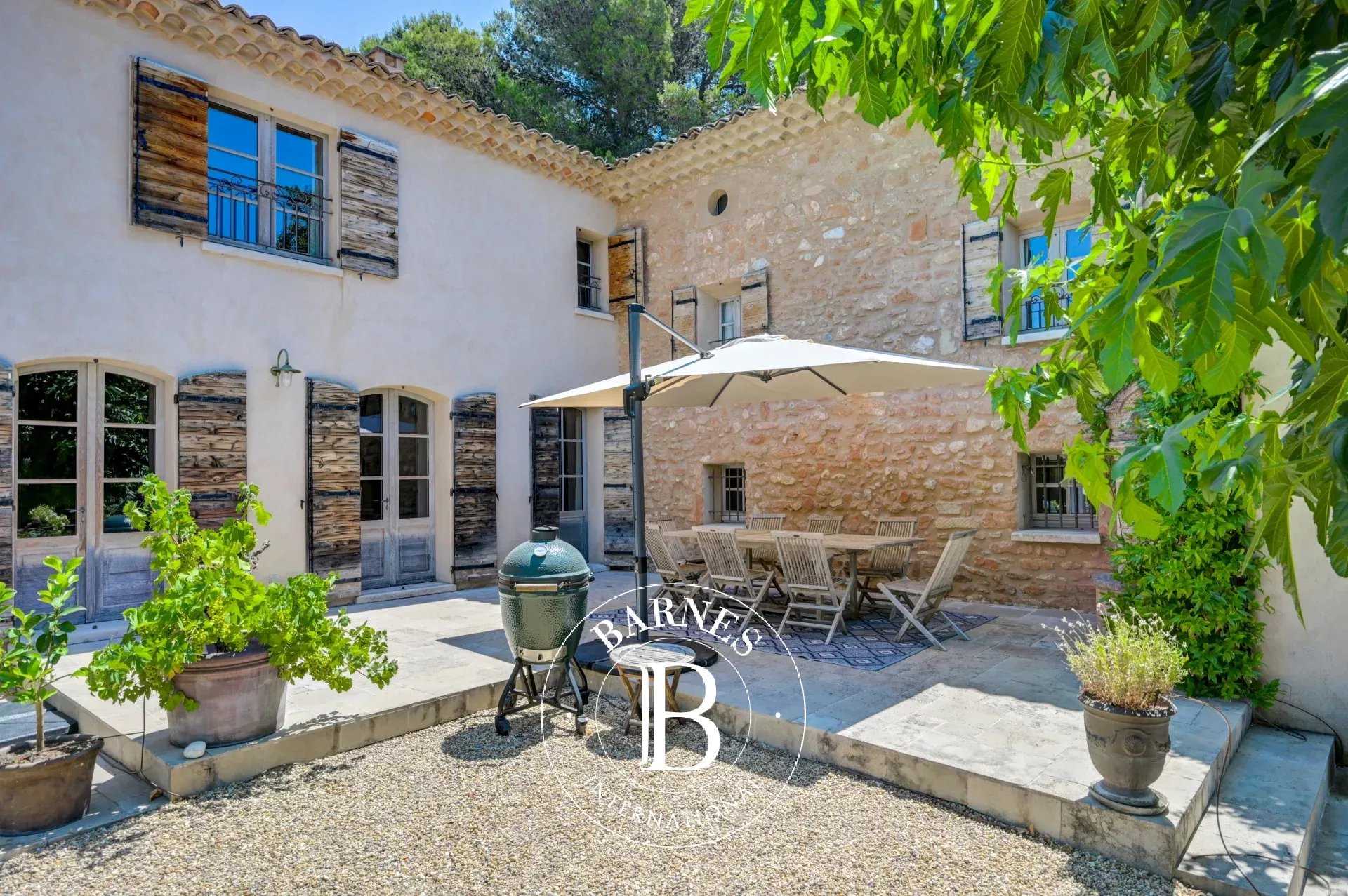 Aix-en-Provence  - Maison 10 Pi&egrave;ces 7 Chambres