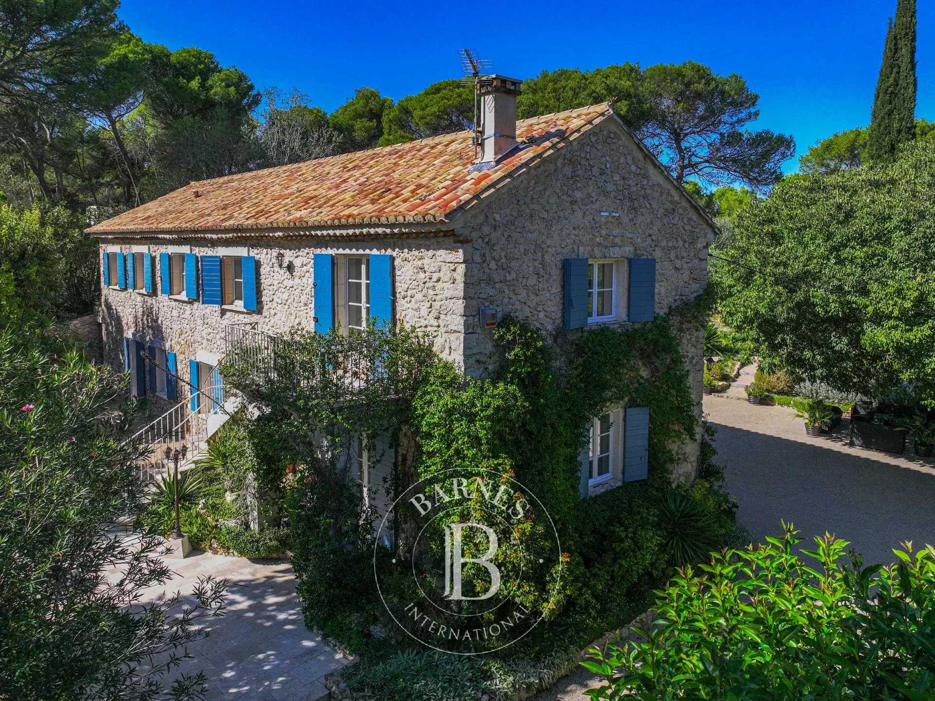 Aix-en-Provence  - House 6 Bedrooms