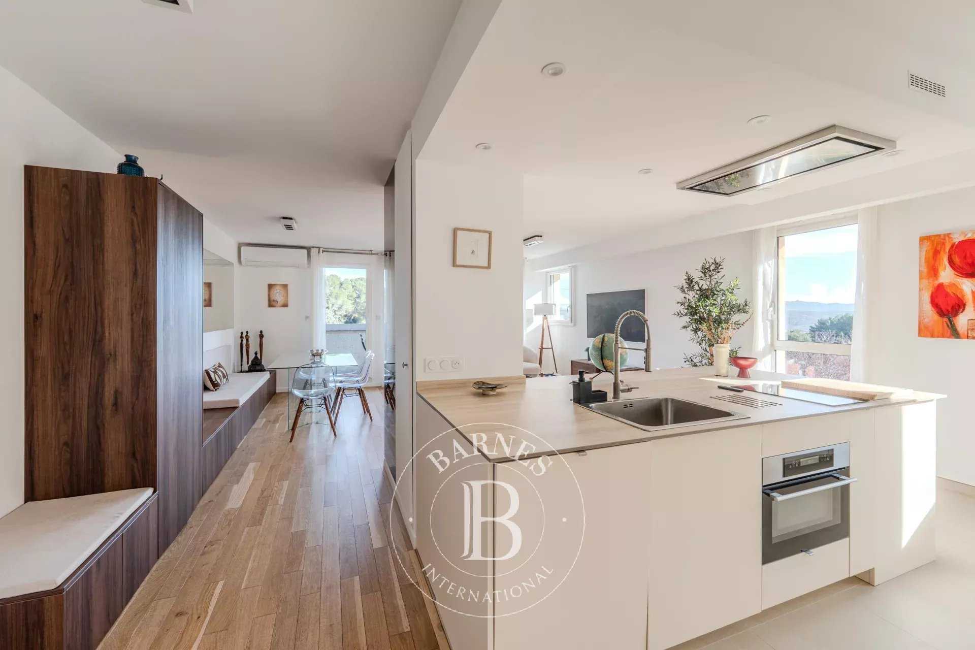 Aix-en-Provence  - Appartement 3 Pi&egrave;ces 2 Chambres