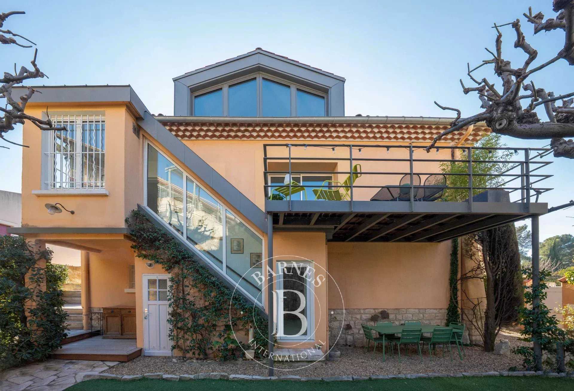 Aix-en-Provence  - Townhouse 6 Bedrooms