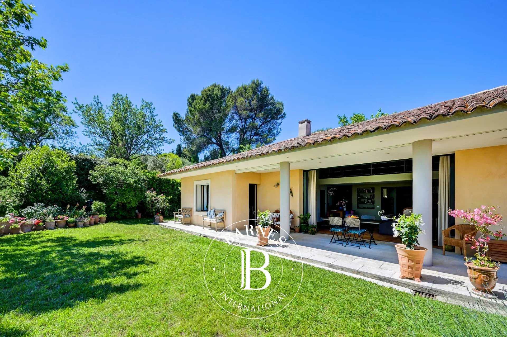 Aix-en-Provence  - House 5 Bedrooms
