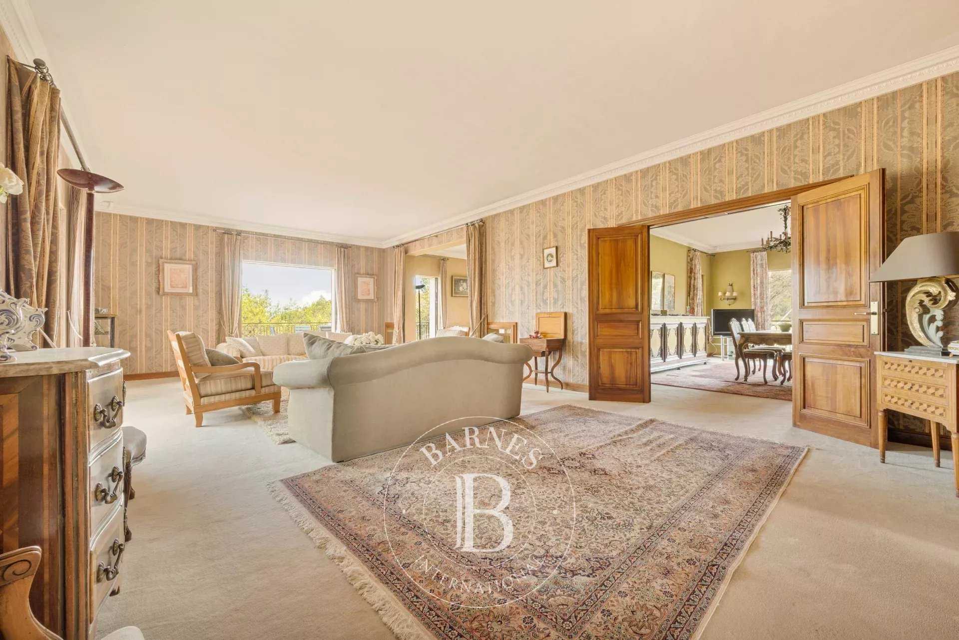 Aix-en-Provence  - Maison 15 Pièces 7 Chambres