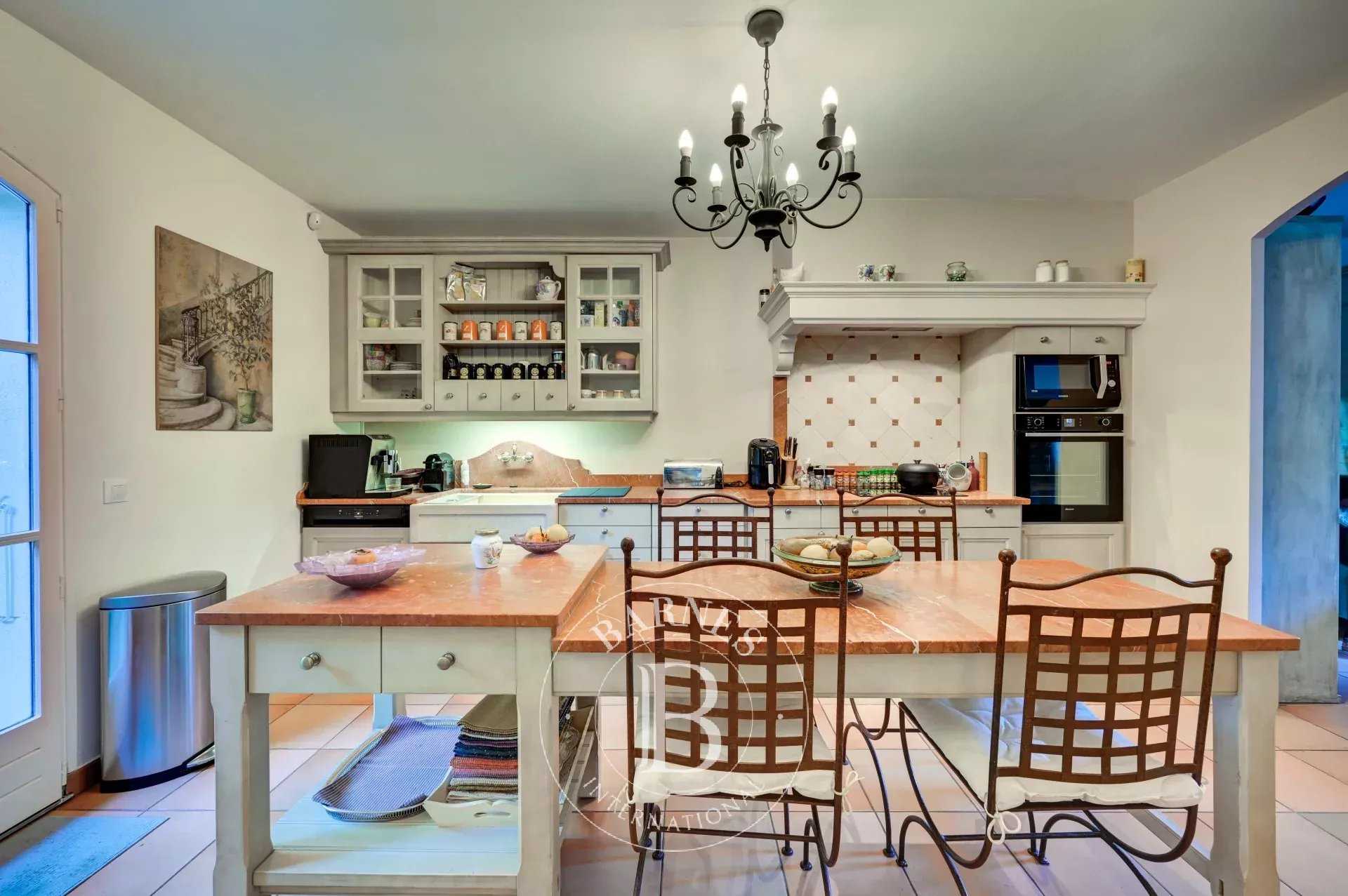 Aix-en-Provence  - House 6 Bedrooms