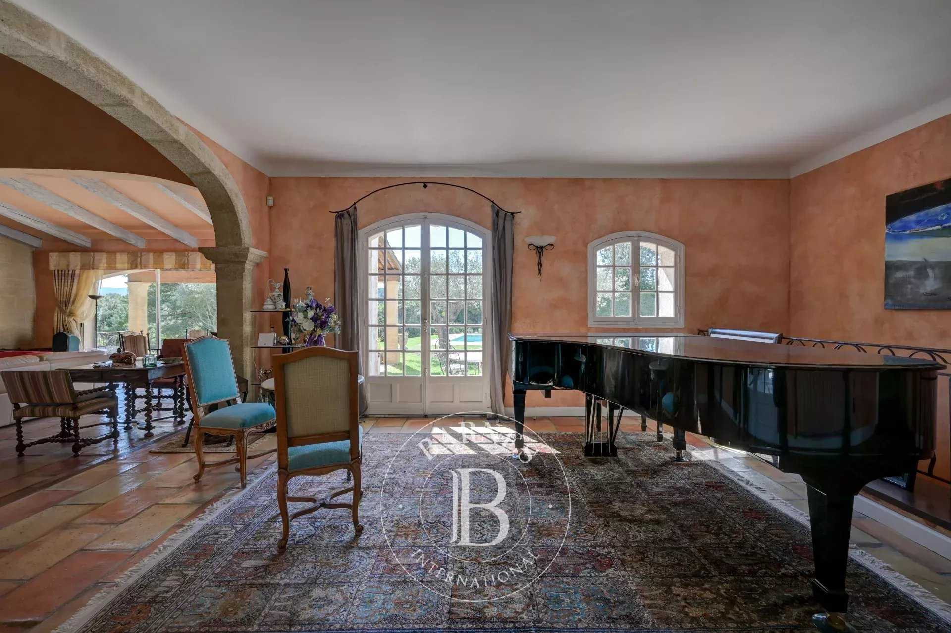 Aix-en-Provence  - Maison 8 Pièces 4 Chambres