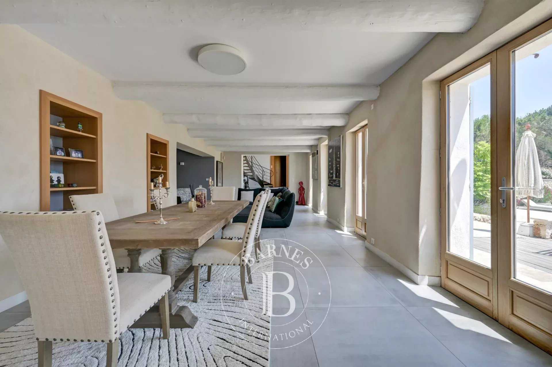 Aix-en-Provence  - House 6 Bedrooms